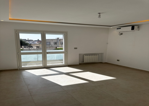 A louer un étage de villa de type s+2 neuf jamais